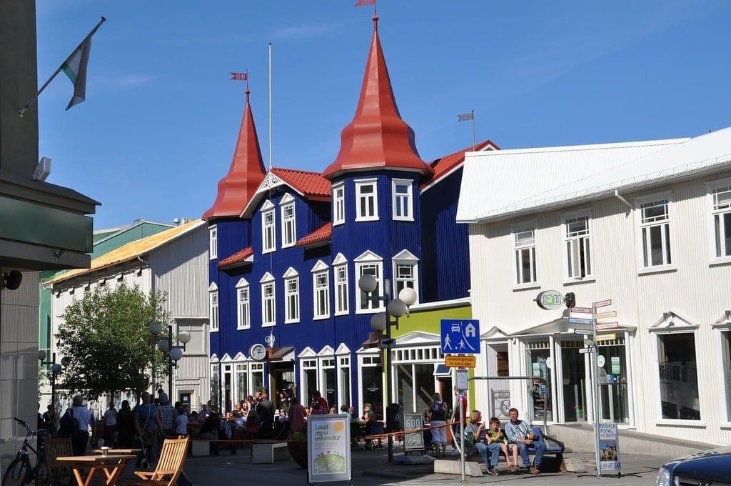 Mynd af https://picryl.com/media/iceland-akureyri-homes-architecture-buildings-af435f