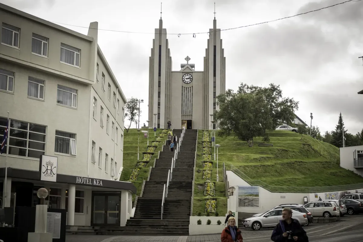 Komið langt út fyrir starfssvið sitt með risahóteli