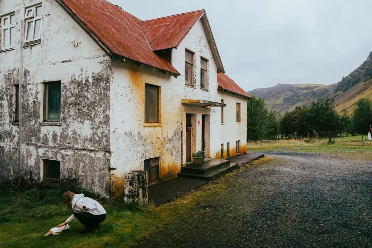 Rangárþing eystra kaupir lóðina Hvolstún 13