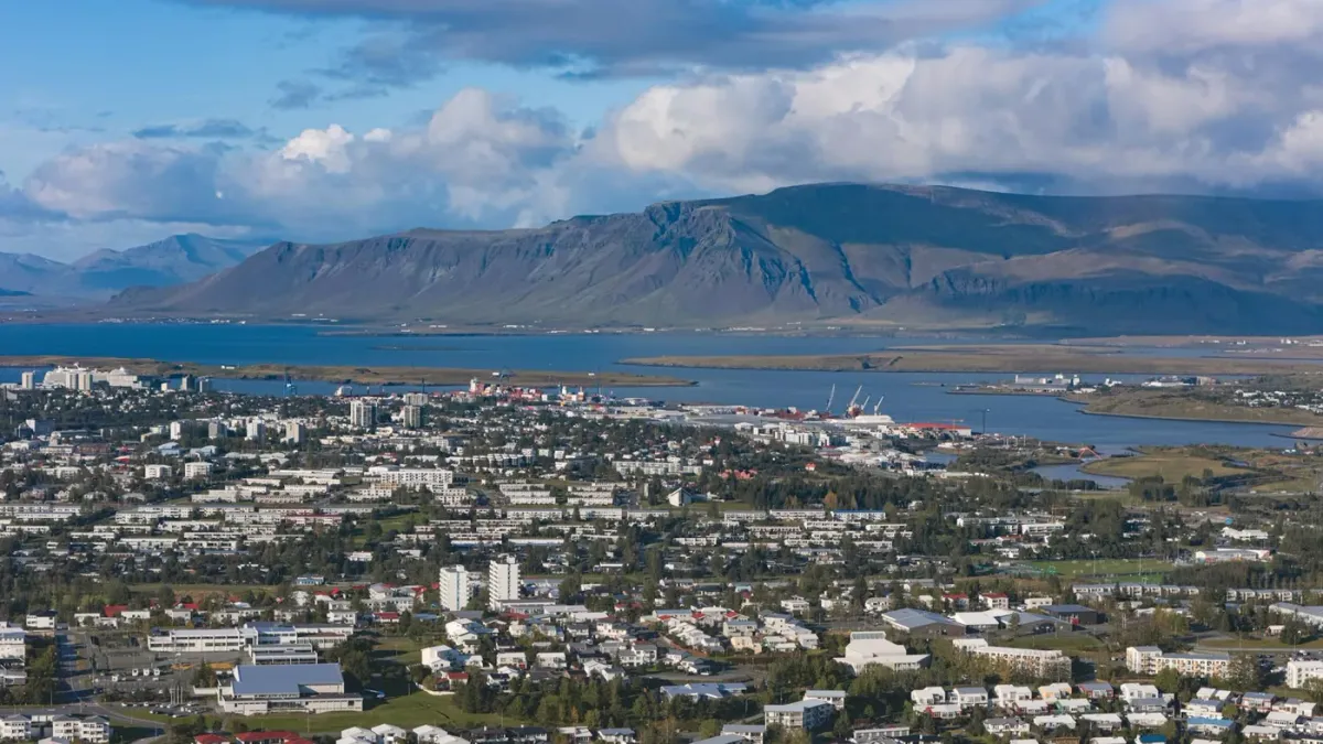 Deiliskipulagsbreyting fyrir Strandgötu 43 frestað vegna athugasemda
