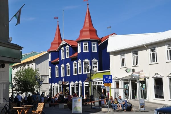 Mynd af https://picryl.com/media/iceland-akureyri-homes-architecture-buildings-af435f